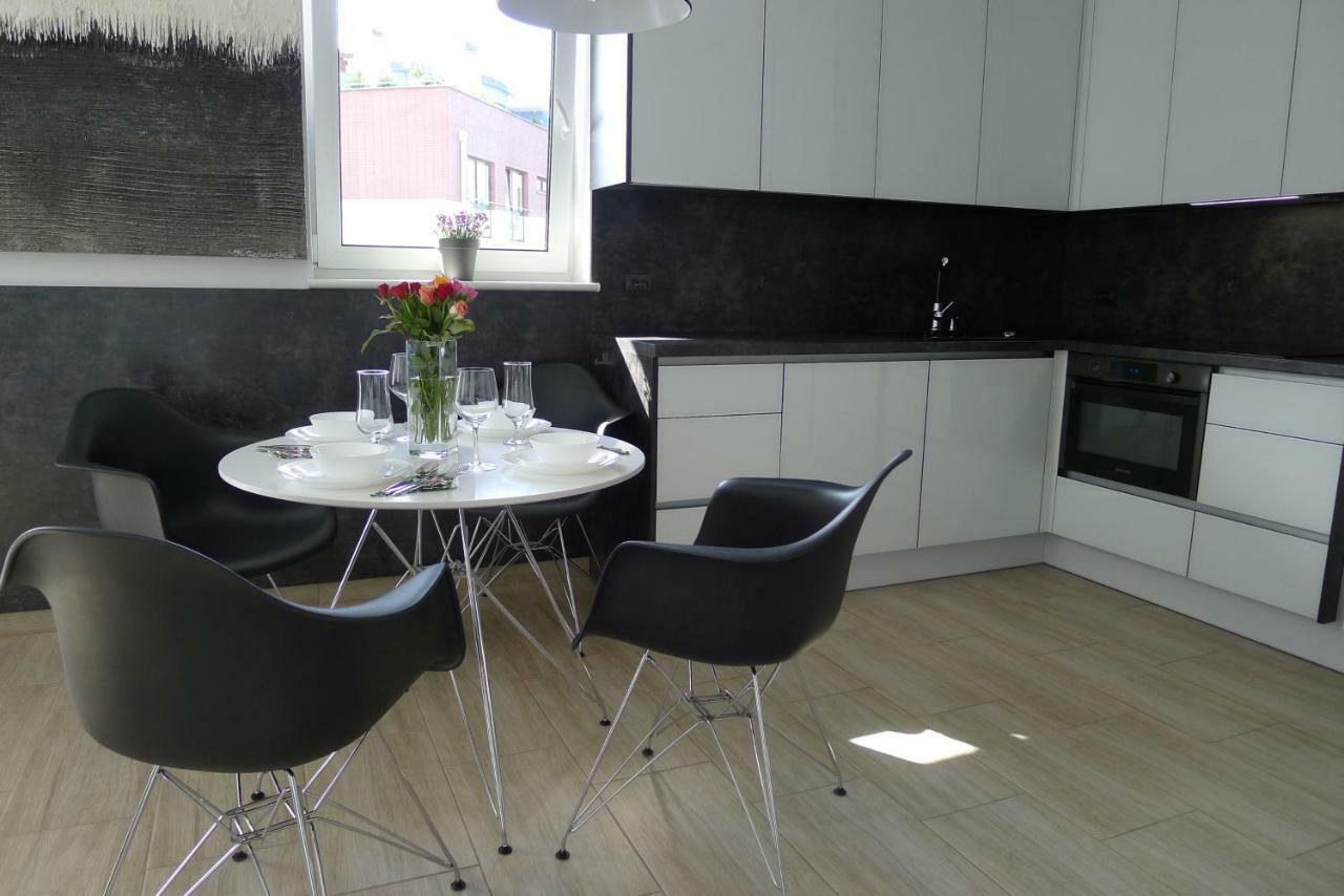 Impresja 42 Apartament Z Garazem Kołobrzeg Buitenkant foto